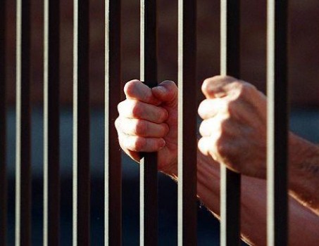 عمان : عائلة مهددة بالتشرد بعد سجن والدهم بسبب عدم مقدرته على دفع أجرة المنزل "يناشدون اهل الخير"