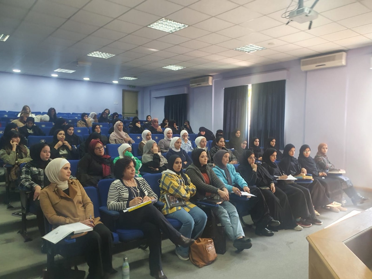 قسم العلوم التربوية في جامعة البترا يستضيف محاضرة عن أثر الدراما وأهميتها في التربية والتعليم