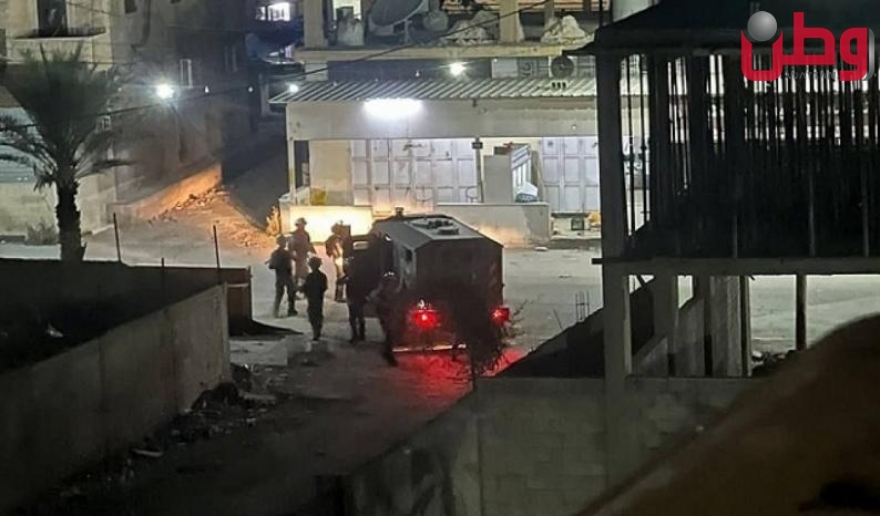 إصابة 10 فلسطينيين برصاص الاحتلال واعتقال 12 آخرين باقتحام مخيم عقبة جبر