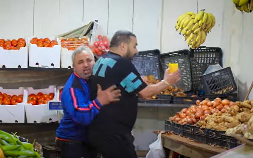 الكاميرا الخفيه: عندك بصل وثوم بلا ريحة 
