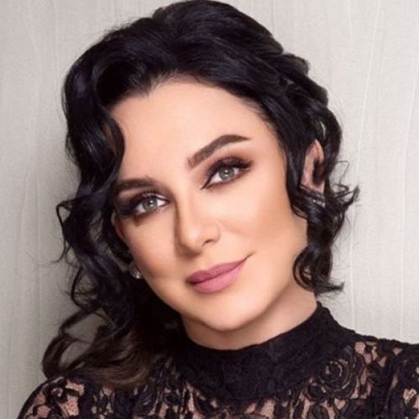 سلاف فواخرجي تتعرض لانتقاد حاد بسبب ما فعلته بعد وفاة دينا هارون