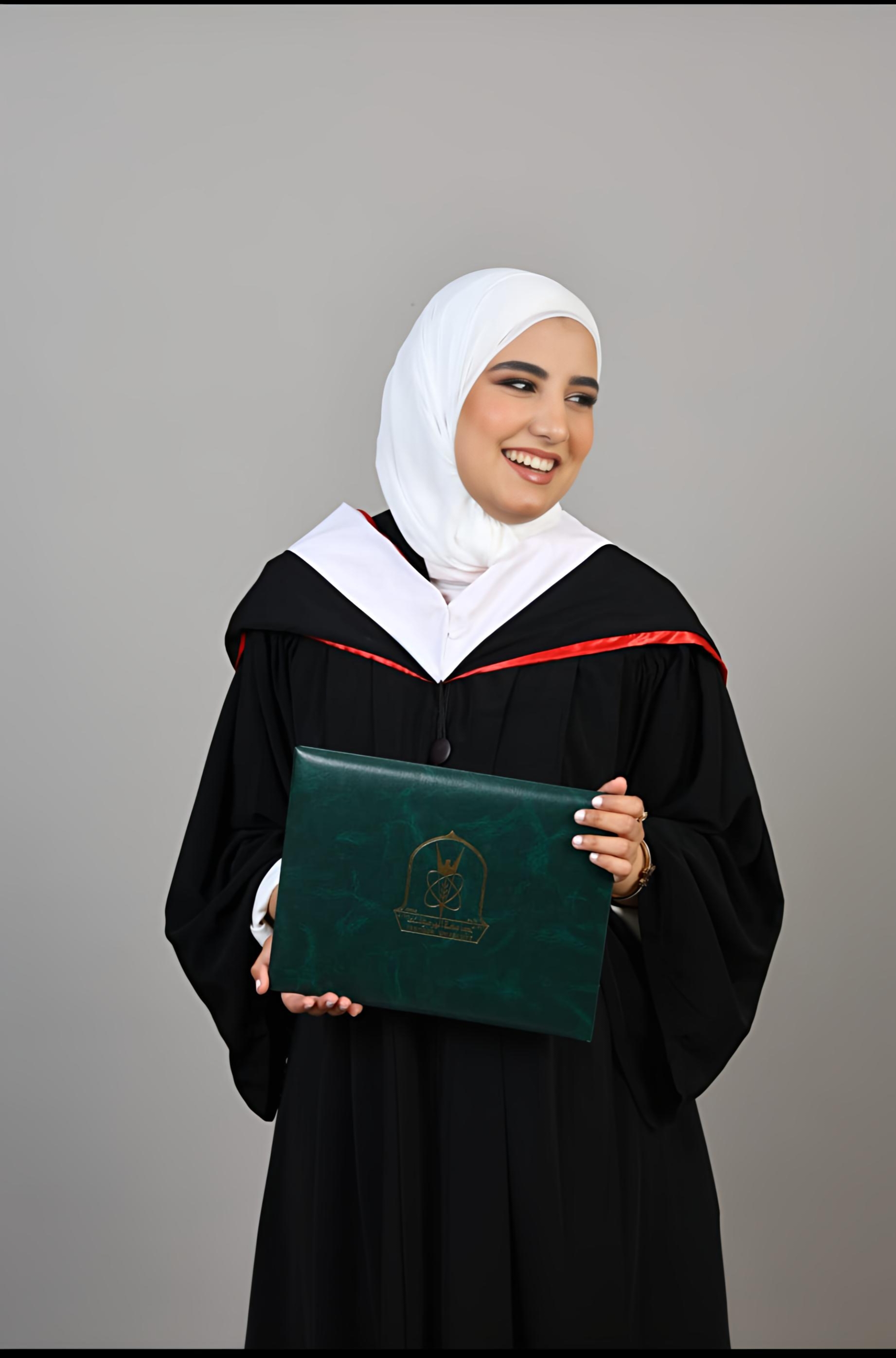 حلا صبيحي ..  مبارك التخرج