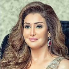 حاكم دبي يمازح غادة عبد الرزاق  .. فيديو