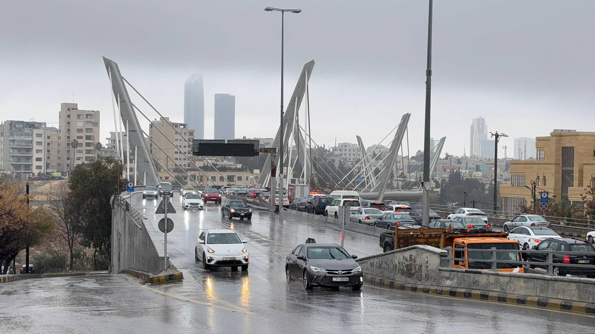 الأرصاد: أمطار غزيرة قادمة من فلسطين ترفع خطر السيول بالأغوار والبحر الميت وتحذير من الضباب