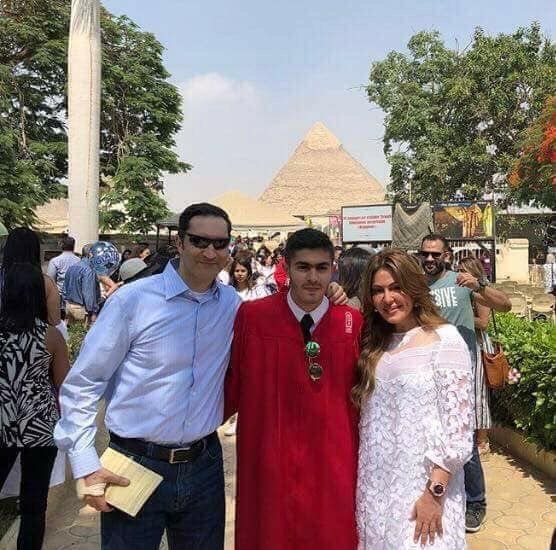 بالصور ..  كيف احتفلت أسرة مبارك بتخرج حفيده 