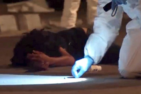 بالصور ..  لحظة استيقاظ سيدة ثلاثينية قُتلت بالرصاص قبل وصولها إلى المشرحة  ..  "تفاصيل"