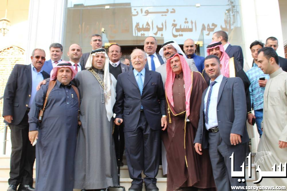 بالصور  ..  ابناء المرحوم الشيخ إبراهيم فالح الرواد يولمون لدولة زيد الرفاعي