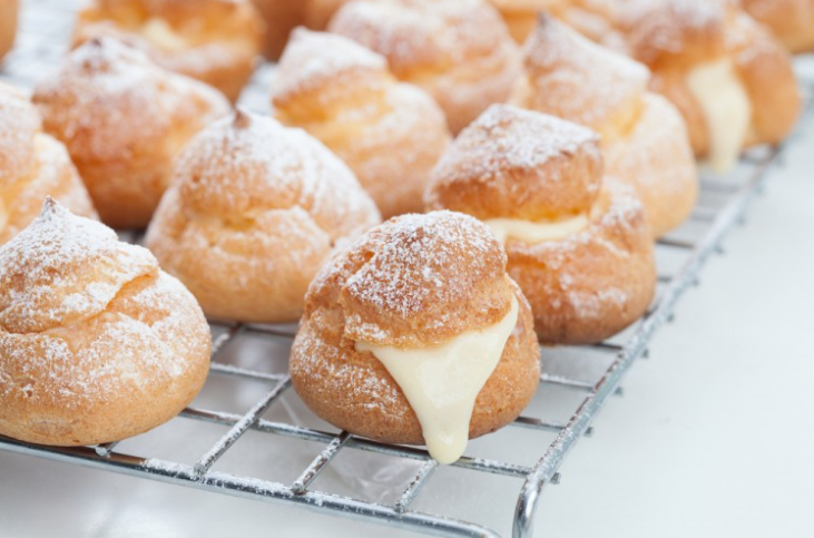 حلى بروفيترول كاسترد