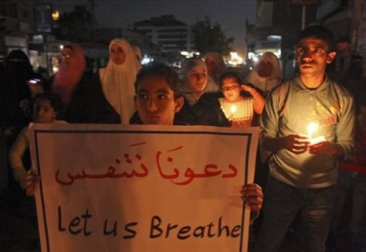 انقطاع الكهرباء ..  يشعل تظاهرات وسط غزة
