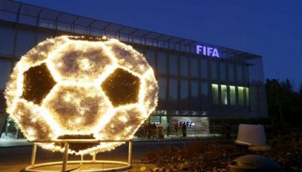 فيفا يكشف حقيقة "التعديلات الثورية" في كرة القدم