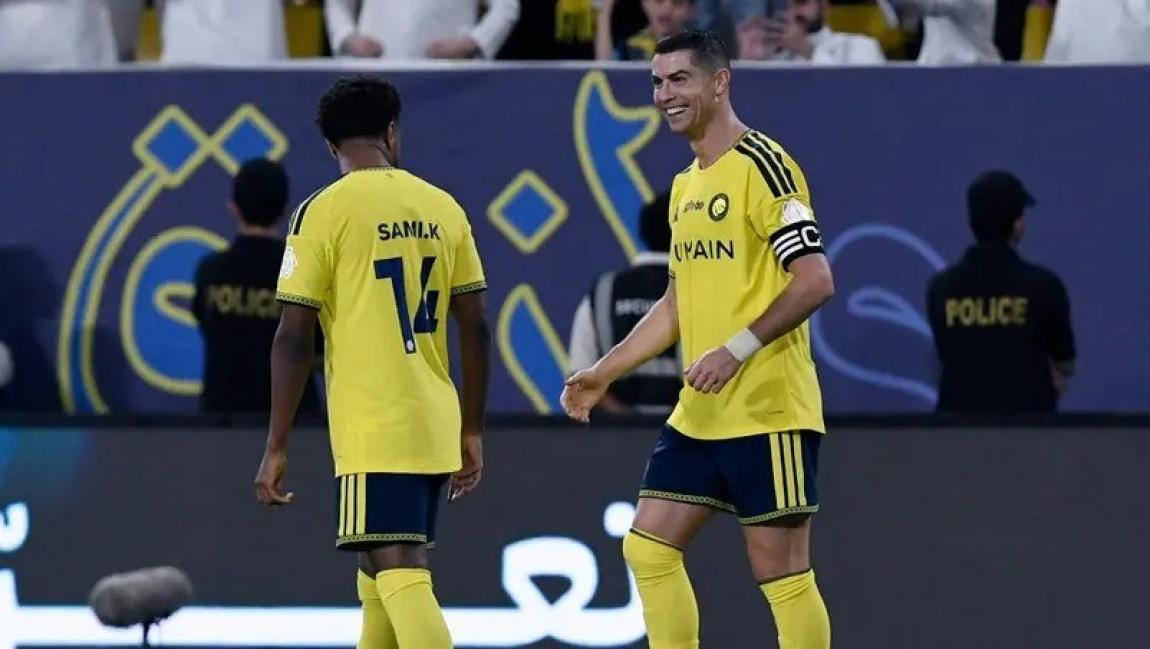 "هاتريك" رونالدو يقود النصر إلى عبور الخلود بخماسية