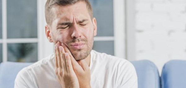 ما هي أسباب حساسية الأسنان ..  و كيف تحمي نفسك منها ؟