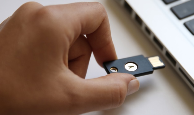 الآن يمكنك تسجيل الدخول في فيسبوك بوحدة USB