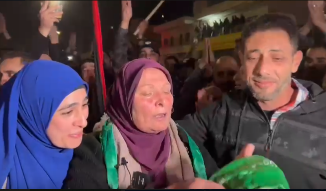  الأسيرة المحررة حنان البرغوثي "إحنا رافعين راسنا بالمقاومة" |فيديو 