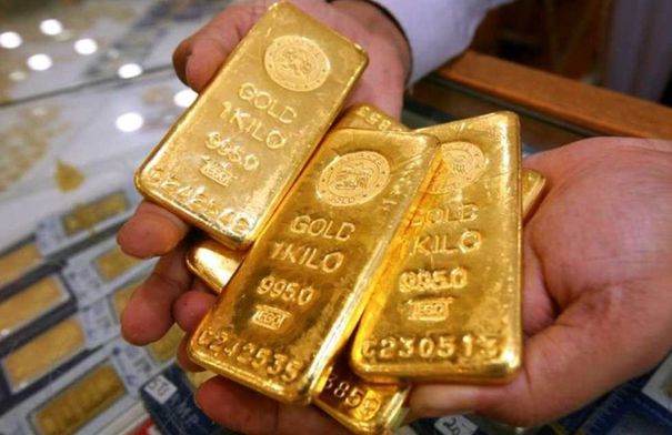 انخفاض أسعار الذهب عالميا متأثرة بصعود الدولار