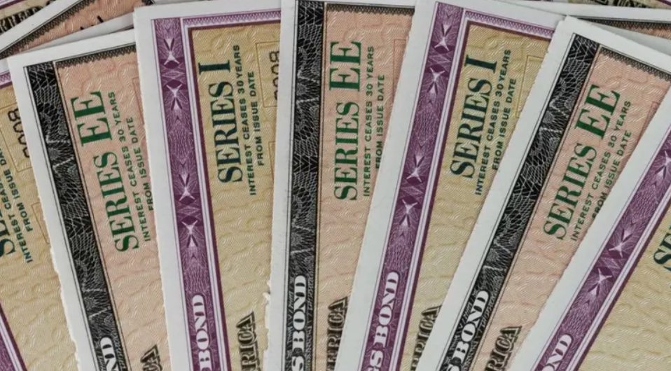 استمرار تراجع العائد على سندات الخزانة الأميركية