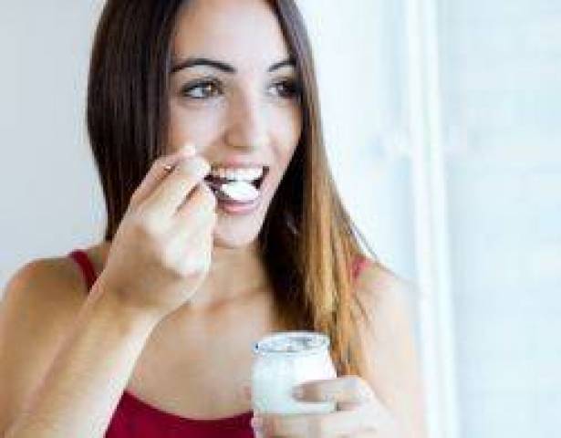 هل فعلاً يساعدكم الزبادي في التخفيف من حموضة المعدة؟