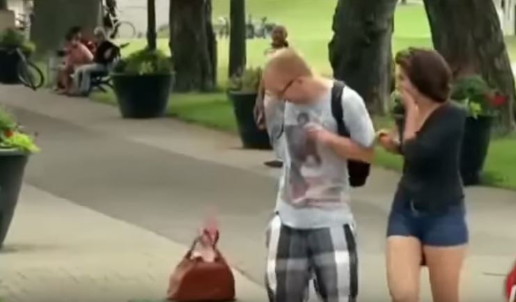 بالفيديو ..  اجمل كاميرا خفية ممكن ان تراها 