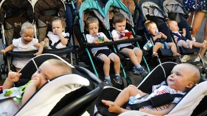 ولادات التوائم بالعالم ..  قفزة "غير مسبوقة" ..  فما السبب؟