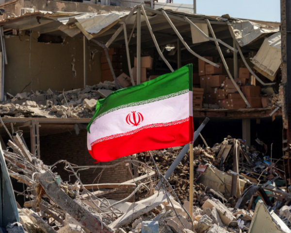تسريبات: اتفاق مبدئي بين طهران وواشنطن يتضمن رفع العقوبات وإعادة فتح هرمز