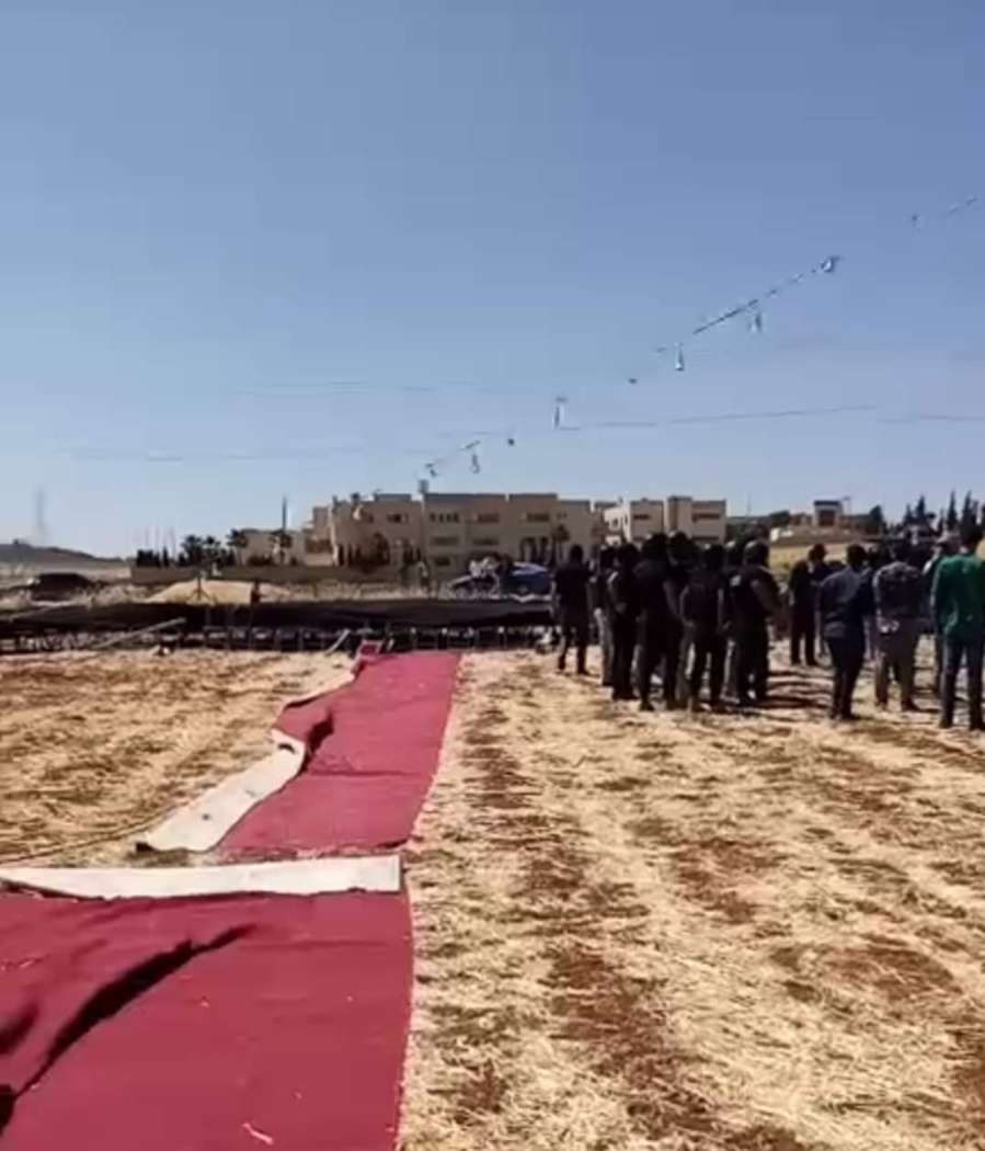 الأمن يهدم خيمة أقيمت لمؤازرة النائب أسامة العجارمة في ناعور  .. فيديو