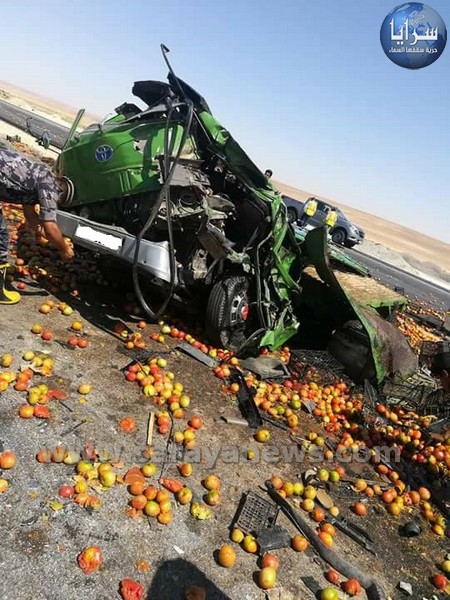 بالصور ..  3 اصابات بحادث تصادم على الطريق الصحراوي