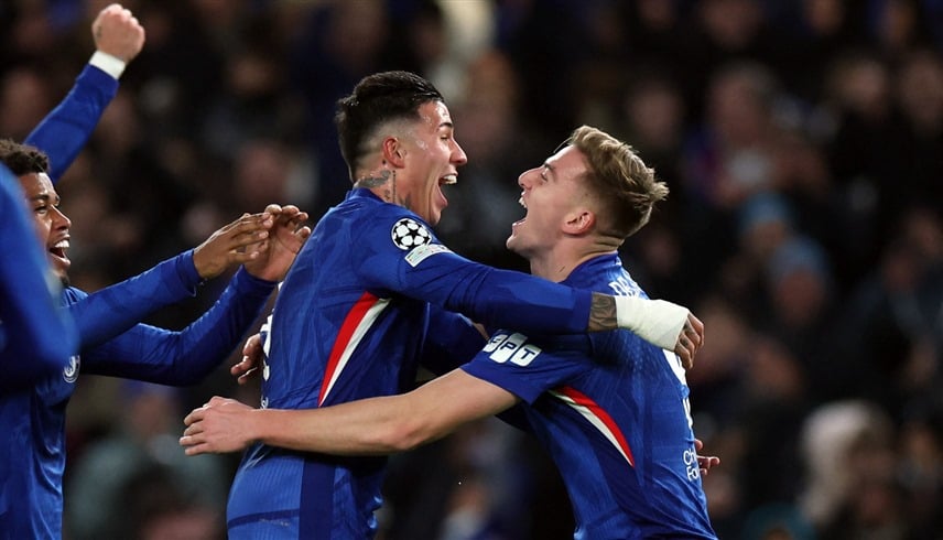 بثلاثية ..  تشيلسي يستعرض عضلاته أمام برشلونة