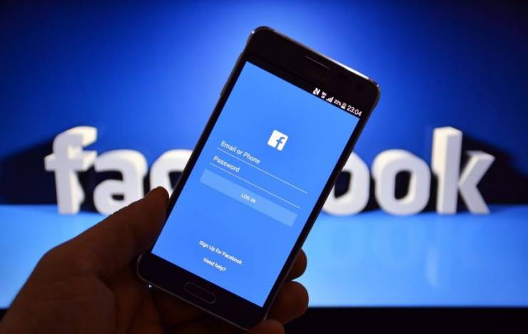 خلل 'فيسبوك' امس يكشف سراً خطيراً