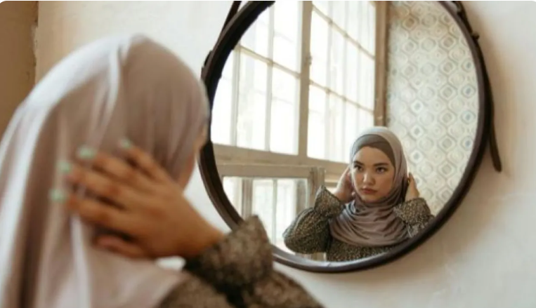 الجفاف والدهون ..  عوامل تغير شكل وجهك في رمضان