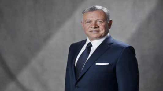 الملك يتبادل التهاني هاتفيًا مع ولي العهد السعودي بمناسبة عيد الأضحى