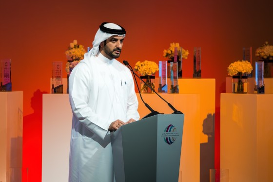 "عناقيد الضياء" عمل فني عالمي يدشن احتفالات الشارقة عاصمة الثقافة الإسلامية