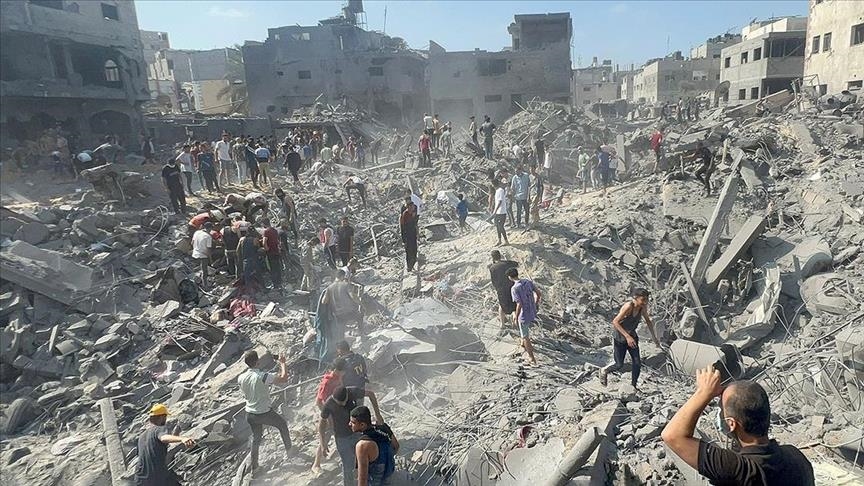 22 شهيدا في قصف استهدف حيا سكنيا بمخيم جباليا