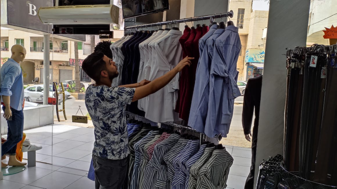 طلب محدود في أسواق الألبسة والأحذية