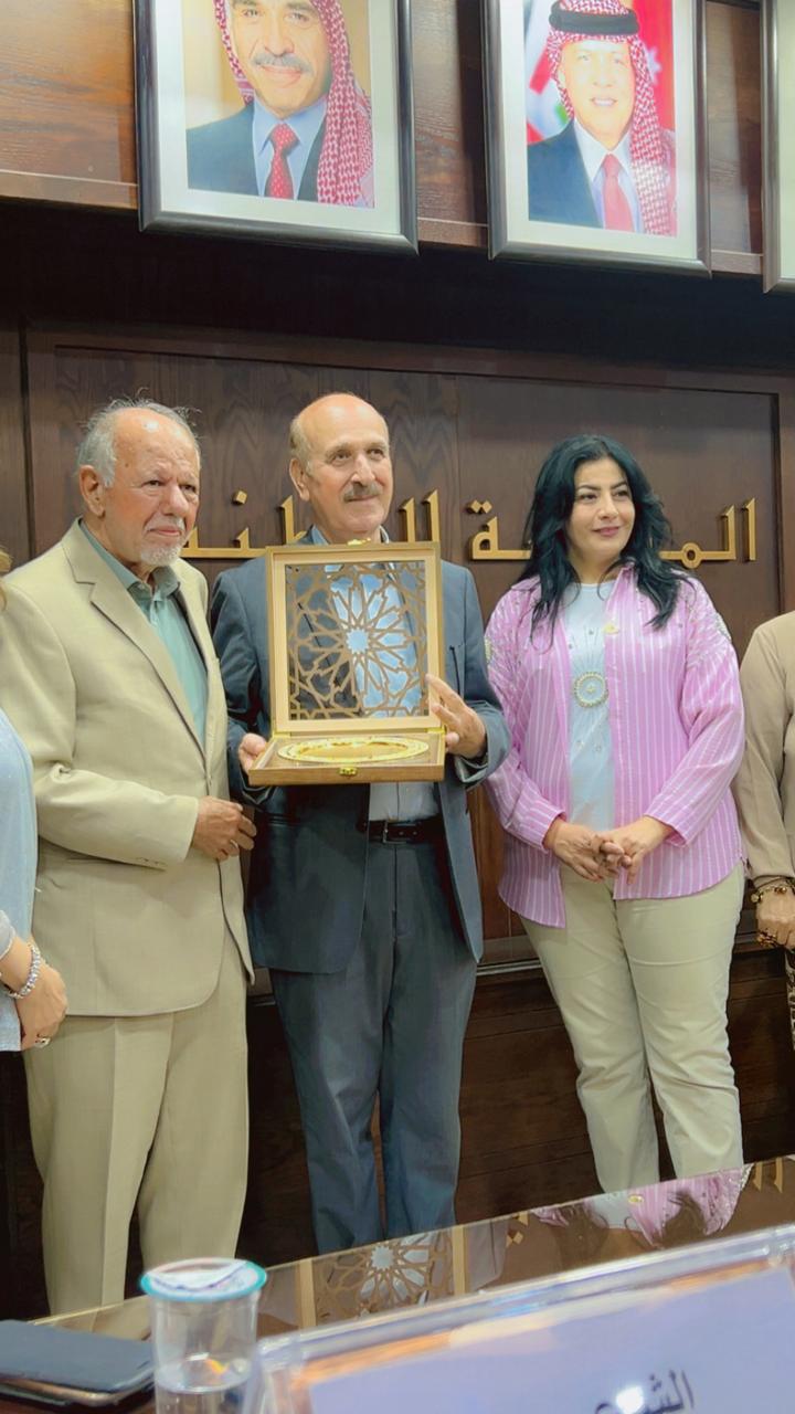 منتدى المستقبل الثقافي يكرم الروائي الأديب هاشم غرايبة