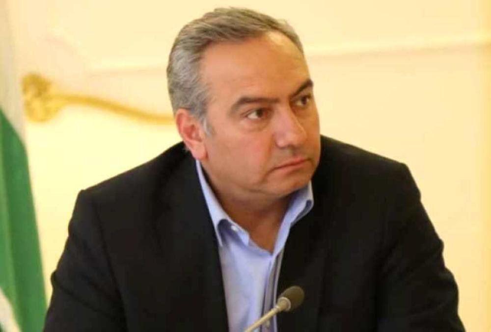 بريزات يعلن مغادرته منصبه كرئيس لمجلس مفوضي سلطة اقليم البترا