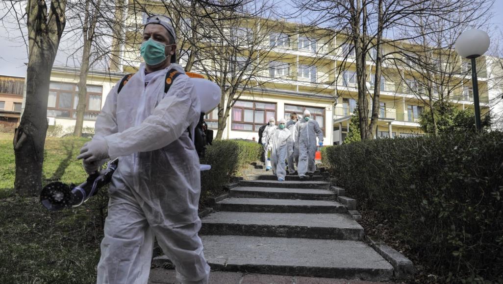 روسيا تقرر إغلاق حدودها البرية للحد من انتشار فيروس كورونا 