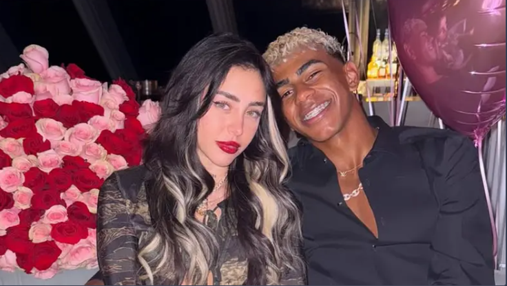 نيكي نيكول تعاود مغازلة لامين يامال