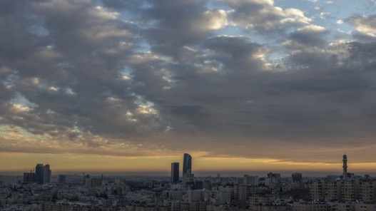 "الأرصاد الجوية": تشكل غيوم رعدية في مختلف المناطق