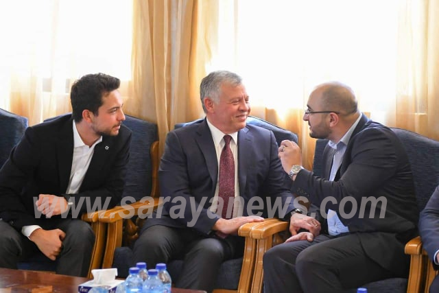 بالفيديو ..  الملك وولي العهد يقدمان واجب العزاء بوفاة رئيس مجلس النواب السابق عربيات 