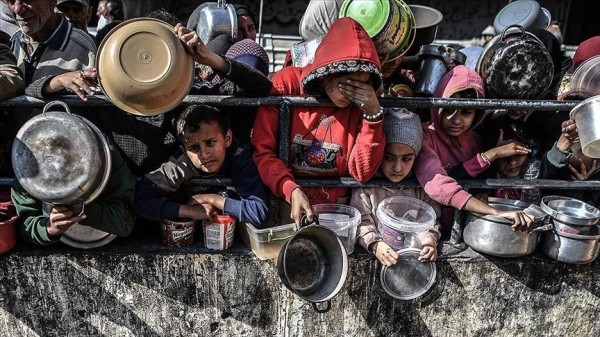 الاحتلال يمنع إدخال حليب الأطفال والمواد الغذائية لغزة منذ 64 يوماً