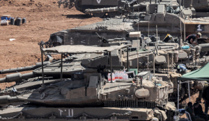 بالعشرات. . الاحتلال يجهز دباباته على تخوم رفح جنوب قطاع غزة 