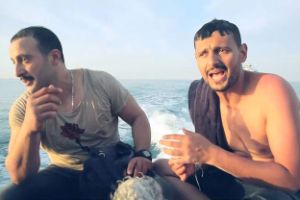 بالفيديو  ..  حلقة " رامز قرش البحر " مع الفنان احمد السقا