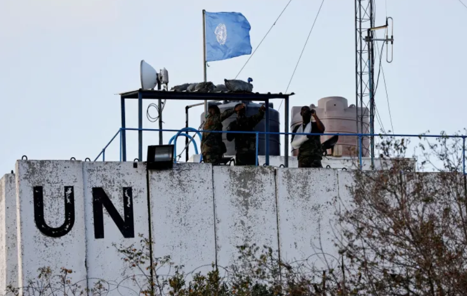 الجيش "الإسرائيلي" يطلق النار على قوات "اليونيفيل" في جنوب لبنان