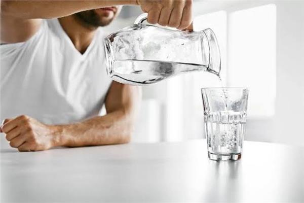 ليس بينهم العطش ..  5 علامات تؤكد إصابتك بالجفاف