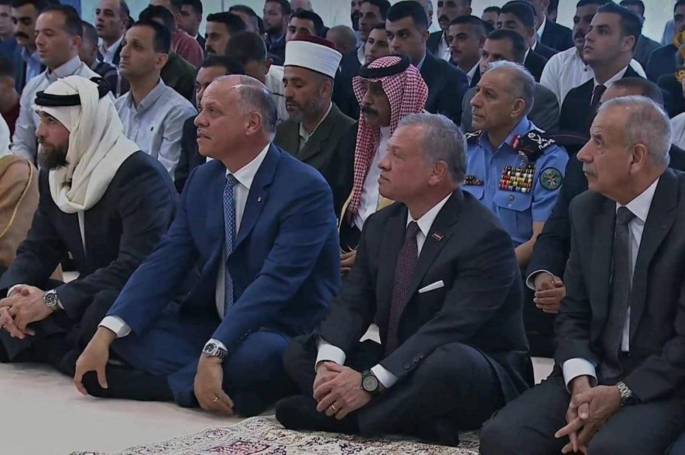الملك يشارك جموع المصلين أداء صلاة عيد الأضحى المبارك