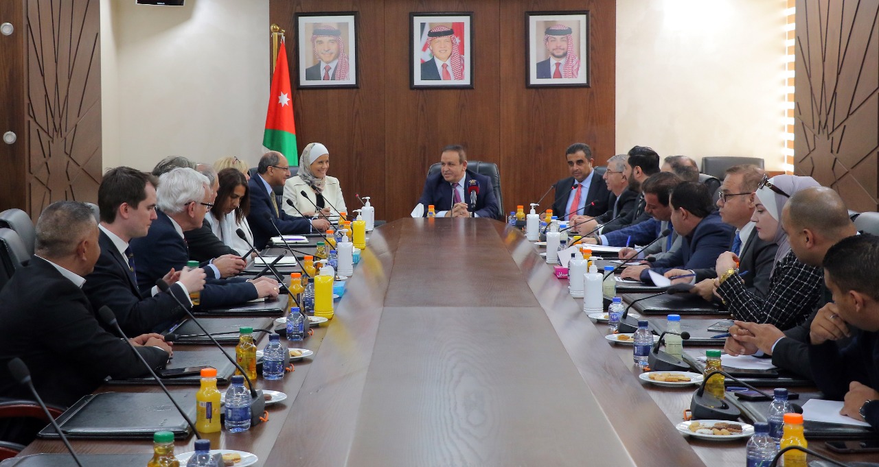 جمعية برلمانية تدعو لتعزيز الاستثمارات مع بريطانيا