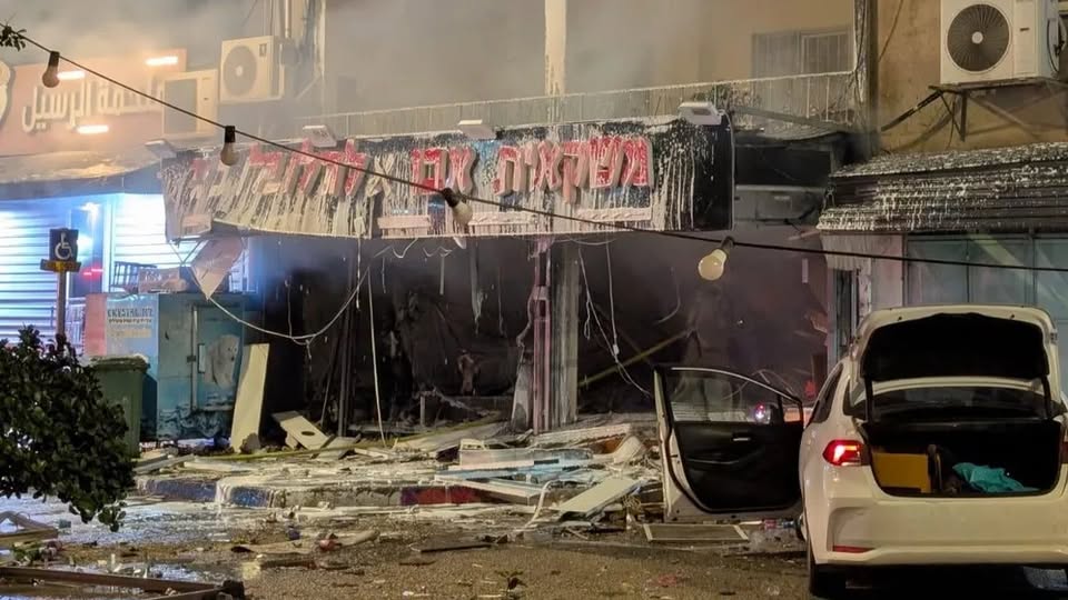 بالفيديو ..  اصابة 15 شخصا بانفجار بمطعم في الناصرة