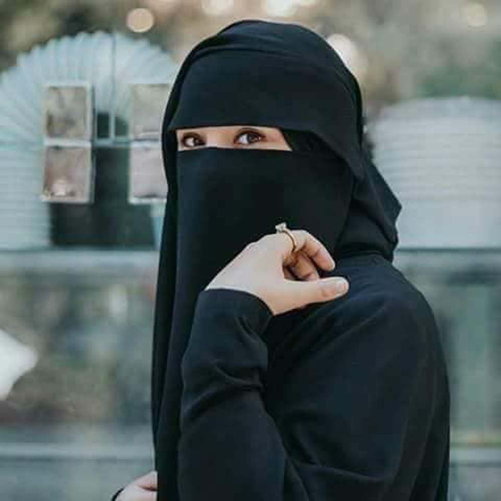تفاصيل جديدة عن مهندس أردني حاول تقديم امتحان التوجيهي "الإنجليزي" عن احدى الطالبات