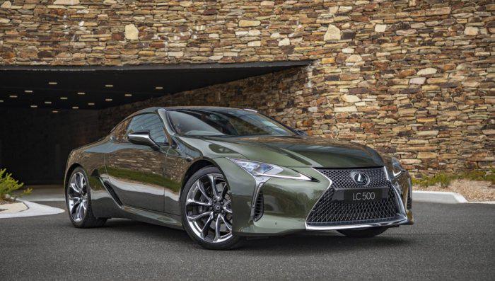 لكزس تطرح نسخ معدلة من سيارات LC 500 الفاخرة