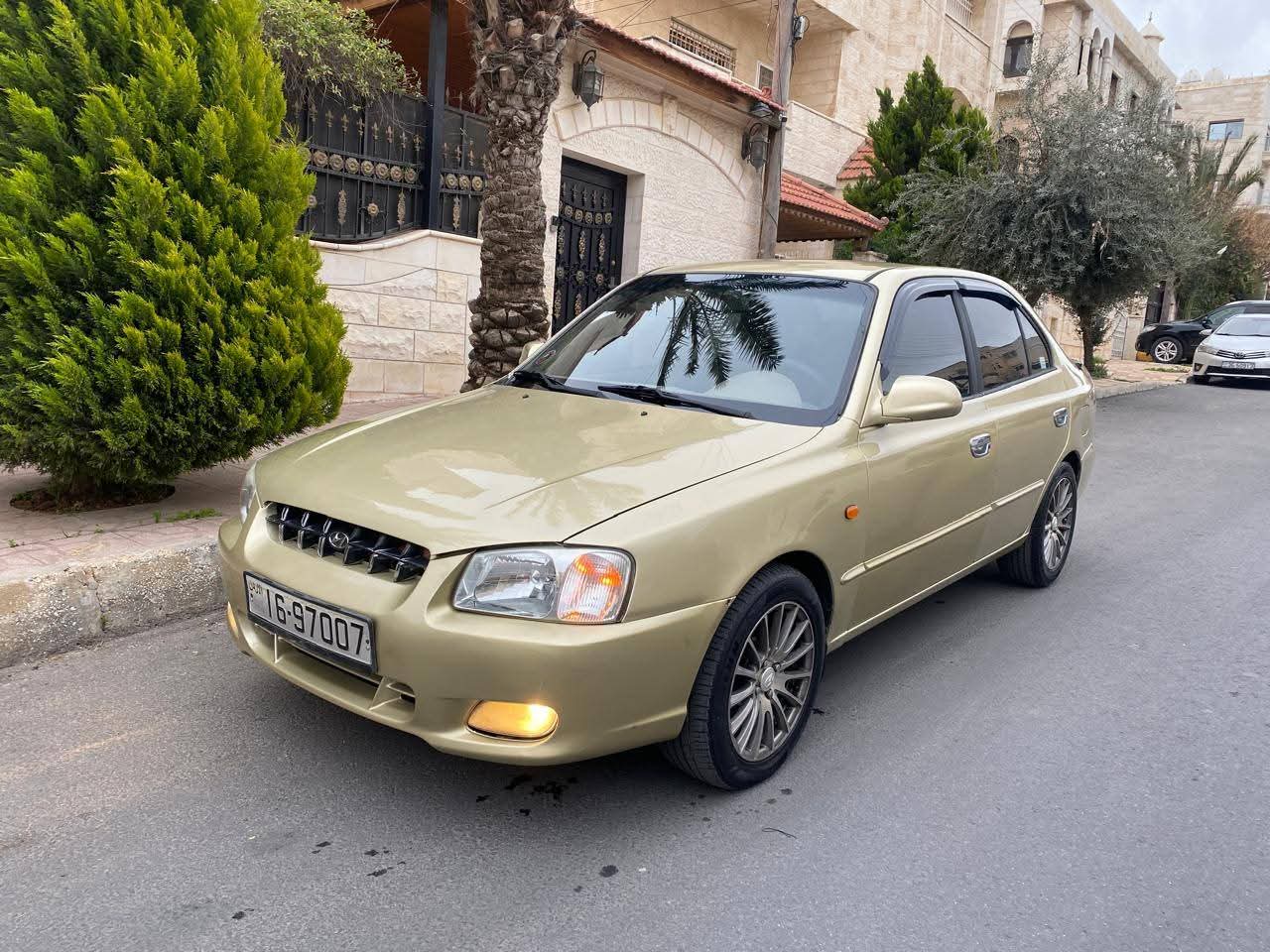 هيونداي فيرنا موديل 2000 للبيع 